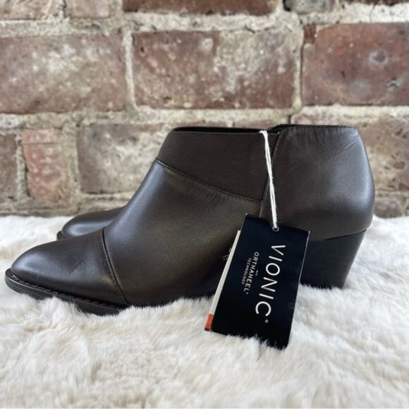 NWT Vionic '326 Point' Light Brown Pointed Toe Ankle Bootie Sz 6 - Picture 4 of 9